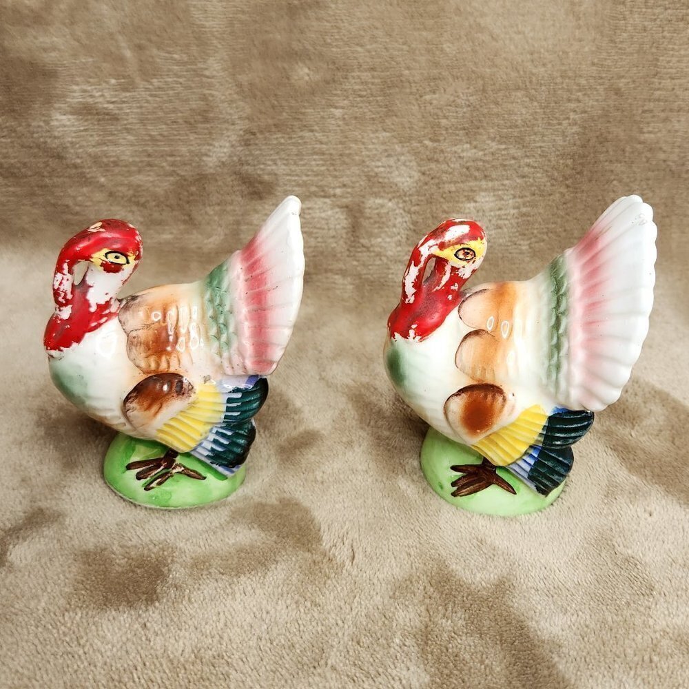 Ceramic Holiday Salt & Pepper Shakers - Picture 4 of 5